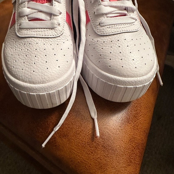 Puma Women's Sneakers in White and Pink - Picture 3 of 7